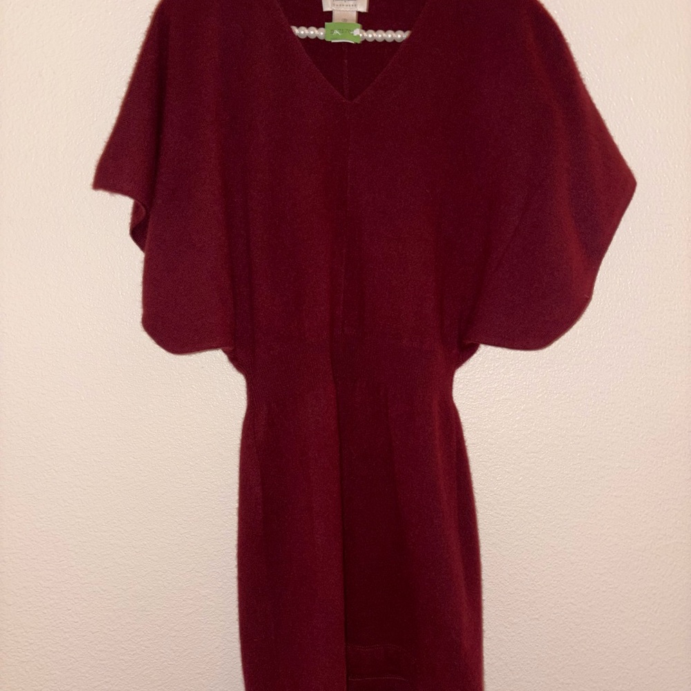 Neiman Marcus Burgundy Cashmere Sweater